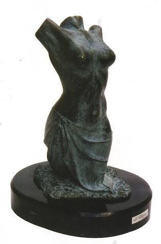 Mujer con pareo Bronce Figurativa