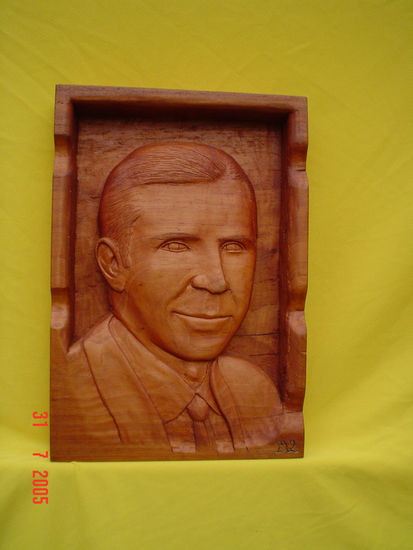 Carlos Gardel Carving Figurative