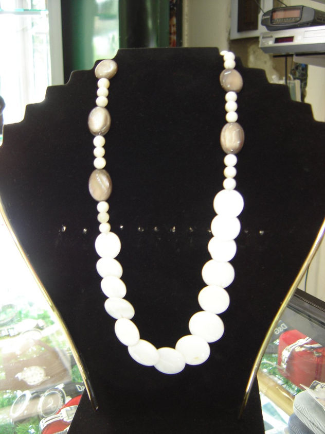 Collar de Nacar con broche de plata