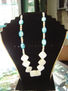 Collar de Nacar blanco y celeste turquesa