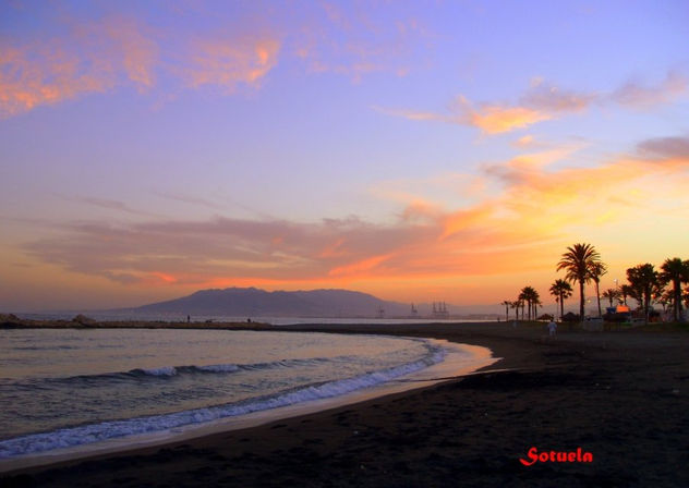 Málaga playa puesta de sol