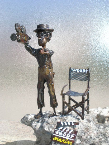 WOODY Iron Figurative