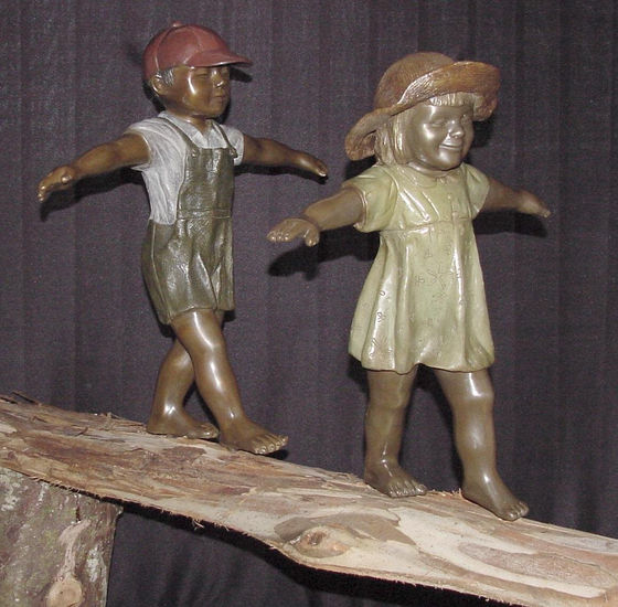 mateo y juanita Bronze Figurative