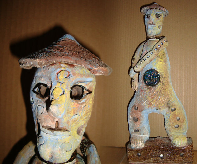 "Chi?-no? Pottery Figurative