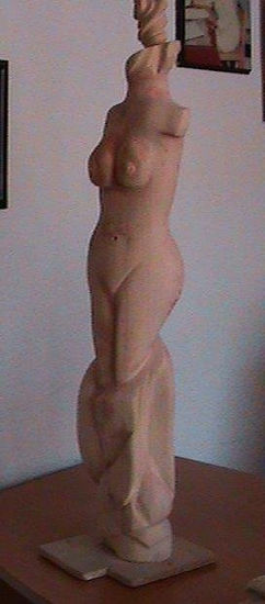 MUSA II Madera Figurativa