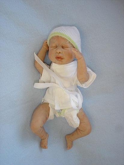 Bebe pequeño Pottery Figurative