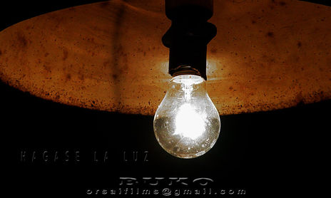 Hágase la luz y la luz se hizo..\