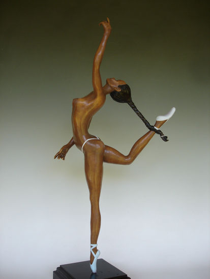 Naomi Pottery Figurative