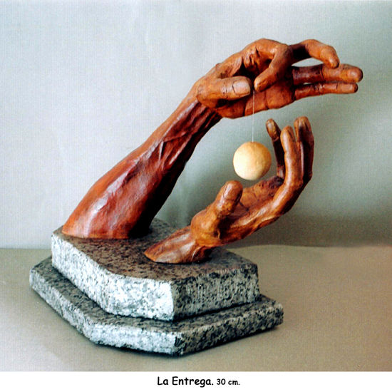 La Entrega Pottery Figurative