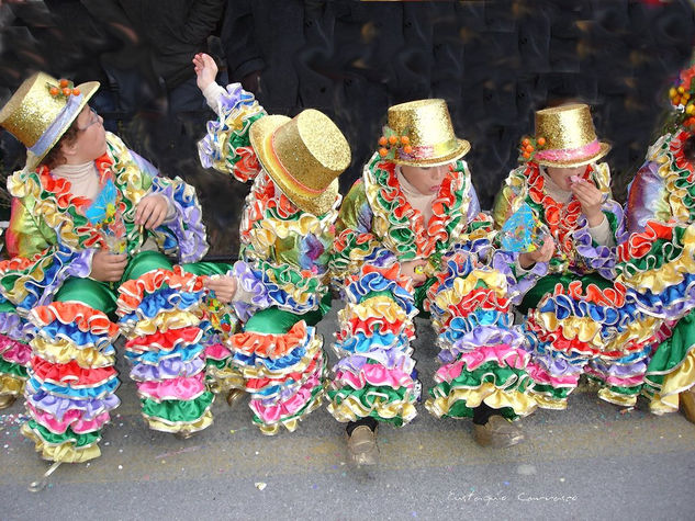 Niños en el carnaval Arquitectura e interiorismo Color (Digital)