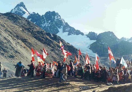 Marcha en Qoyllur Riti