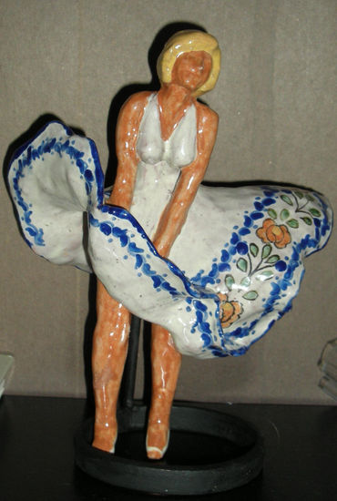 LA MARILYN POBLANA Pottery Figurative