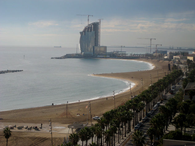 Playa de la Barceloneta y hotel Vela 