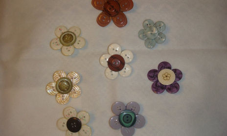 BROCHES
