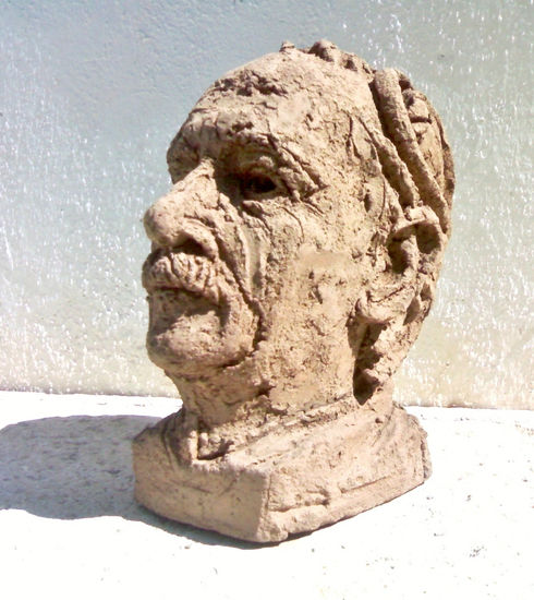 Busto Enrique Mira Pottery Figurative