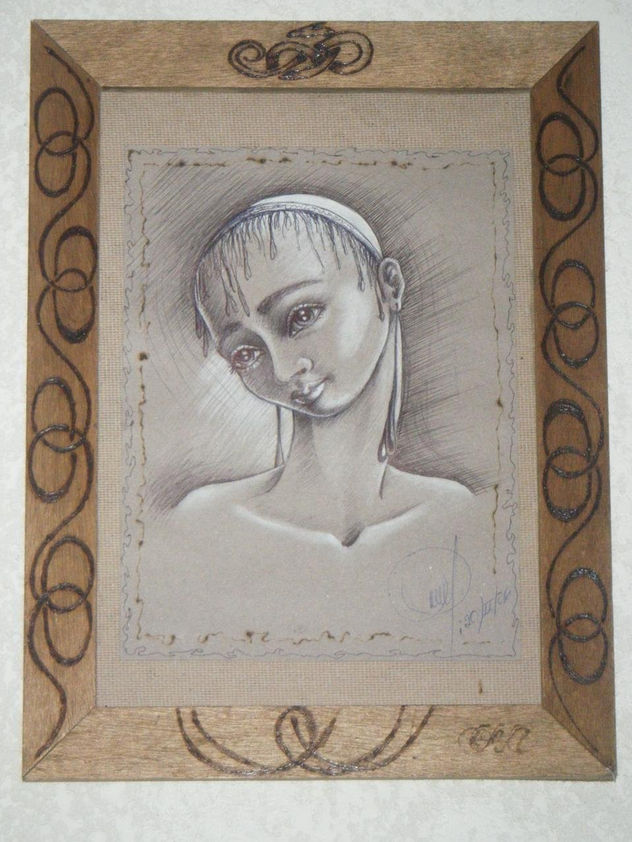 MUJER CUELLO LARGO