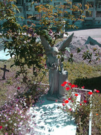 Arbol, estatua y...
