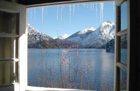 CERRA LA VENTANA QUE HACE FRIO.