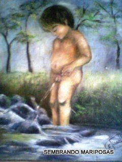 NIÑO ORINANDO