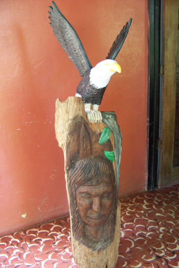 Motivo con Aguila Wood Figurative