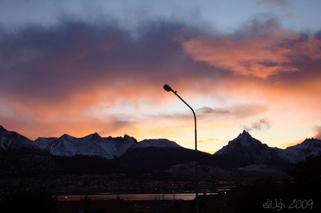 Un amanecer mas en Ushuaia Nature Color (Digital)