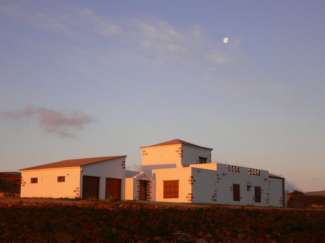 Luz del amanecer y Luna Fuerteventura