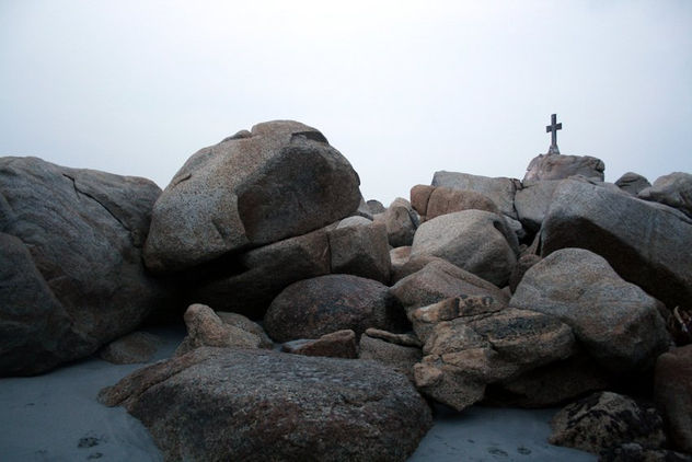 Las roca y la cruz