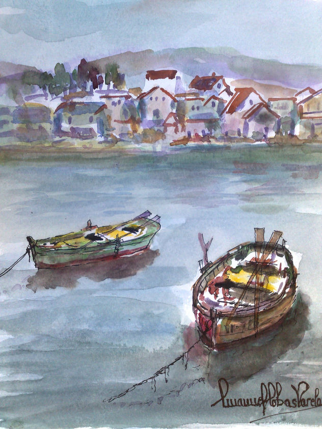 BARCAS Y PUEBLO AL FONDO