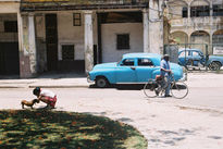 Niña jugando