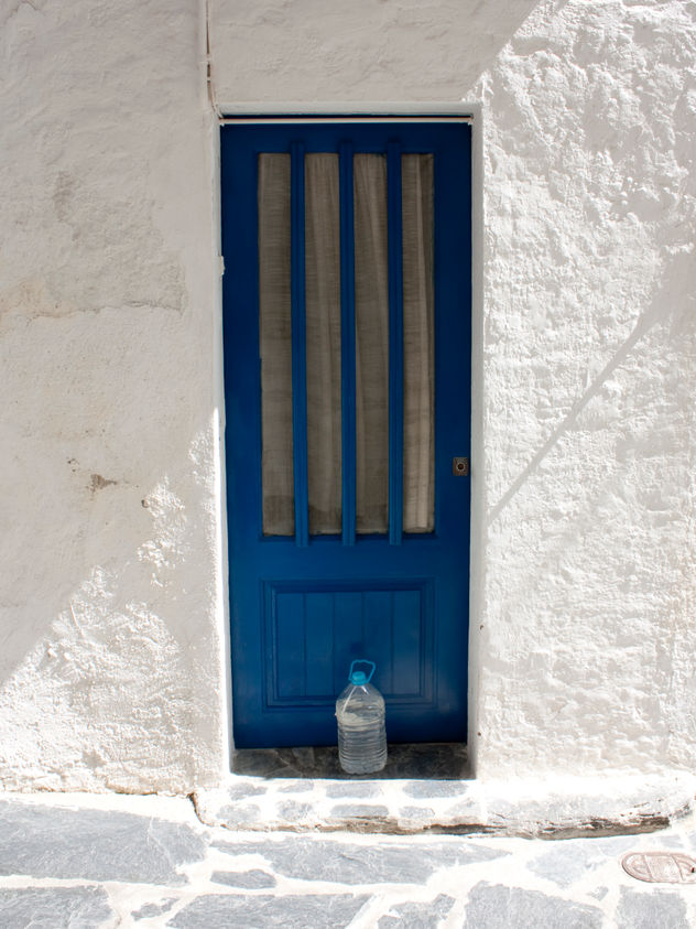 puerta azul