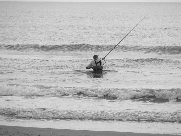 pescador Deportiva Blanco y Negro (Digital)