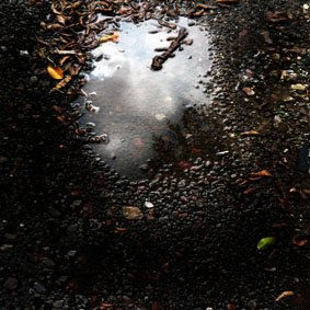 charco con nubes 