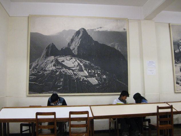 biblioteca de cusco Architecture and Interiorism Black and White (Digital)