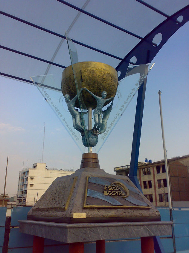 escultura los cuatro mosqueteros
