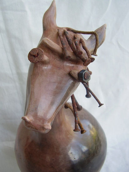 CABALLO CURIOSO Pottery Figurative