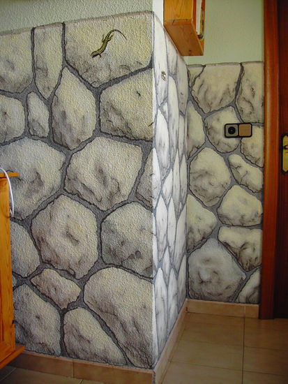 lagartija sobre muro de piedra Oil Canvas Landscaping