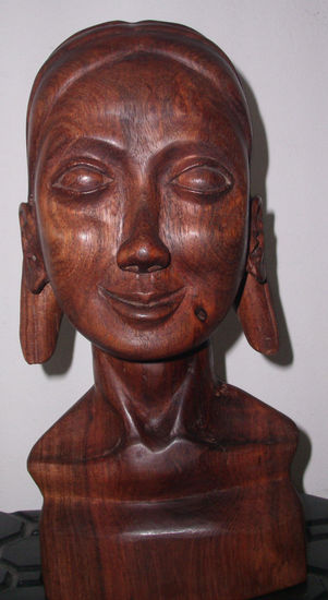 La niña Wood Figurative