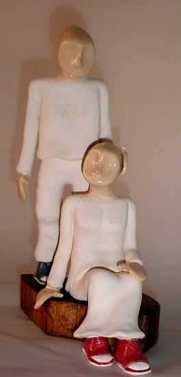 acompañandola Pottery Figurative