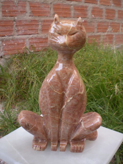 GATO NOBLE Stone Figurative