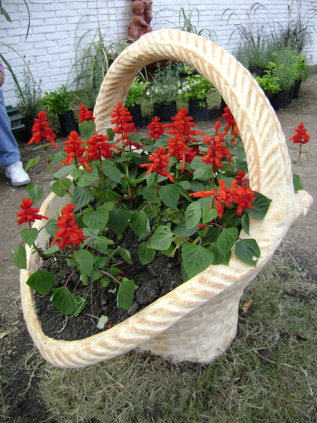 "CANASTA CON FLORES"