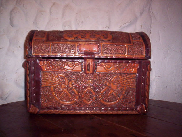 Baul de Cuero- Leather Chest 