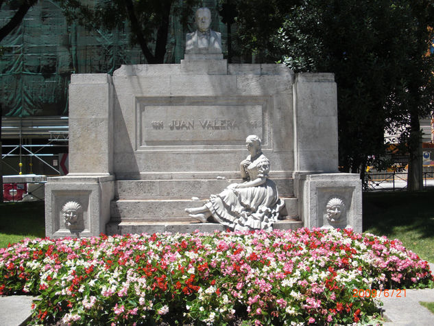 Monumento a Juan Valera 