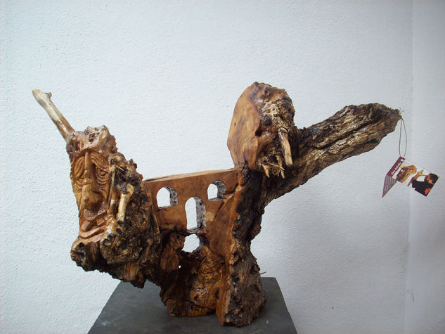 Puente nuevo9. Wood Figurative