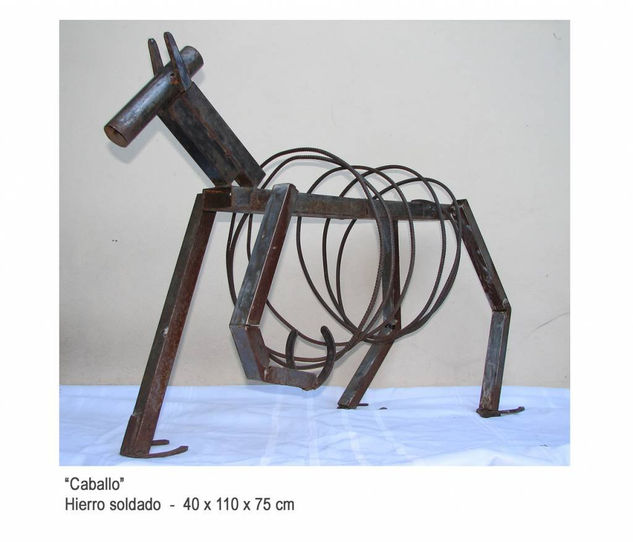 1 (cv) caballo Iron Figurative