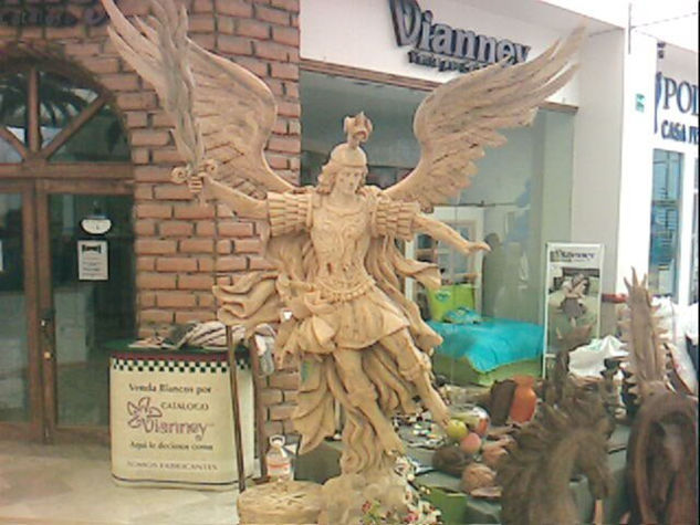 sanmiguel arcangel Madera Figurativa