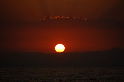 Oscuro amanecer