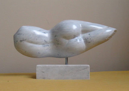 Mujer echada (detras)