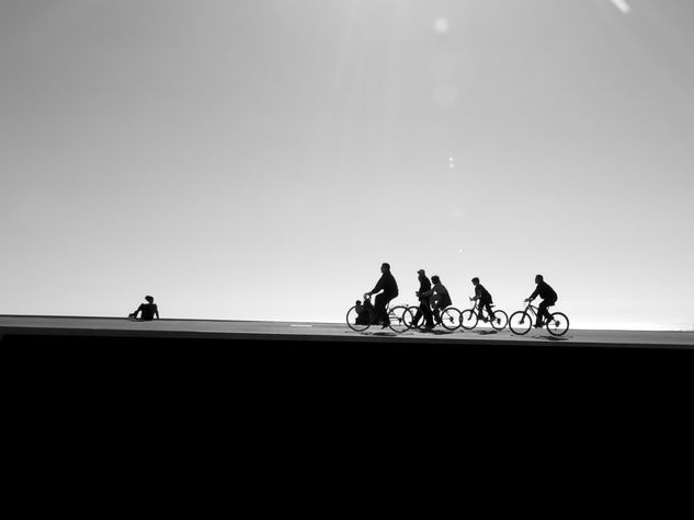 Ciclistes Photojournalism and Documentary Black and White (Digital)