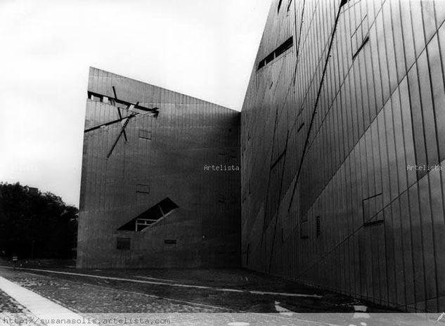 Jüdisches Museum Arquitectura e interiorismo Blanco y Negro (Química)