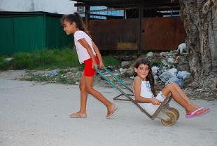 Alejandra y Karla 